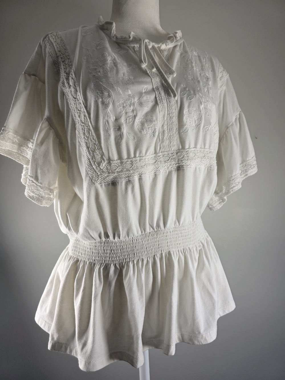 Cato Women’s Large Ivory Embroidered Lace Peplum Blouse Ruffle Tie Neck